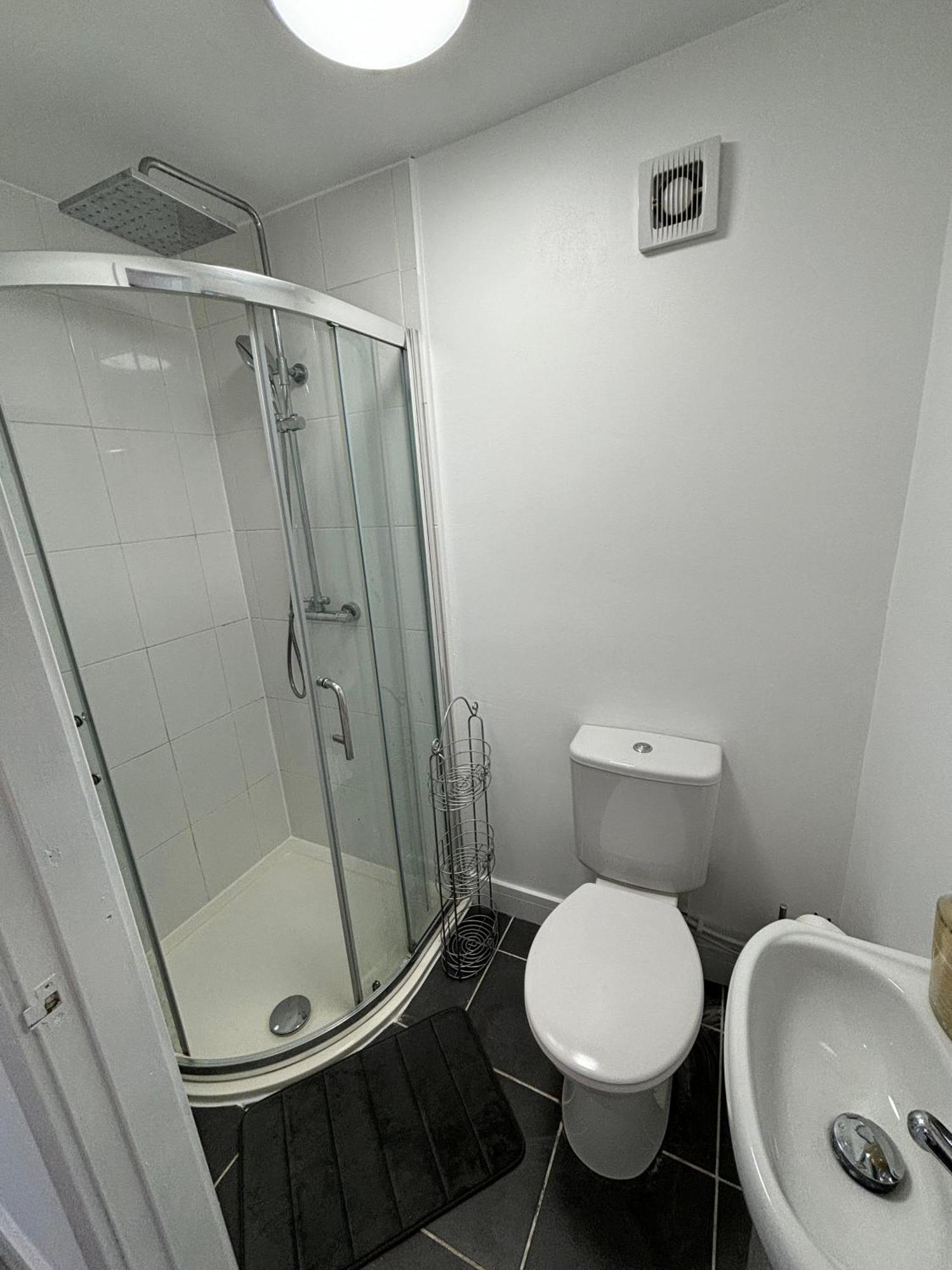 Modern & Cozy Gem - 10Min To City Center - Parking Йорк Екстер'єр фото