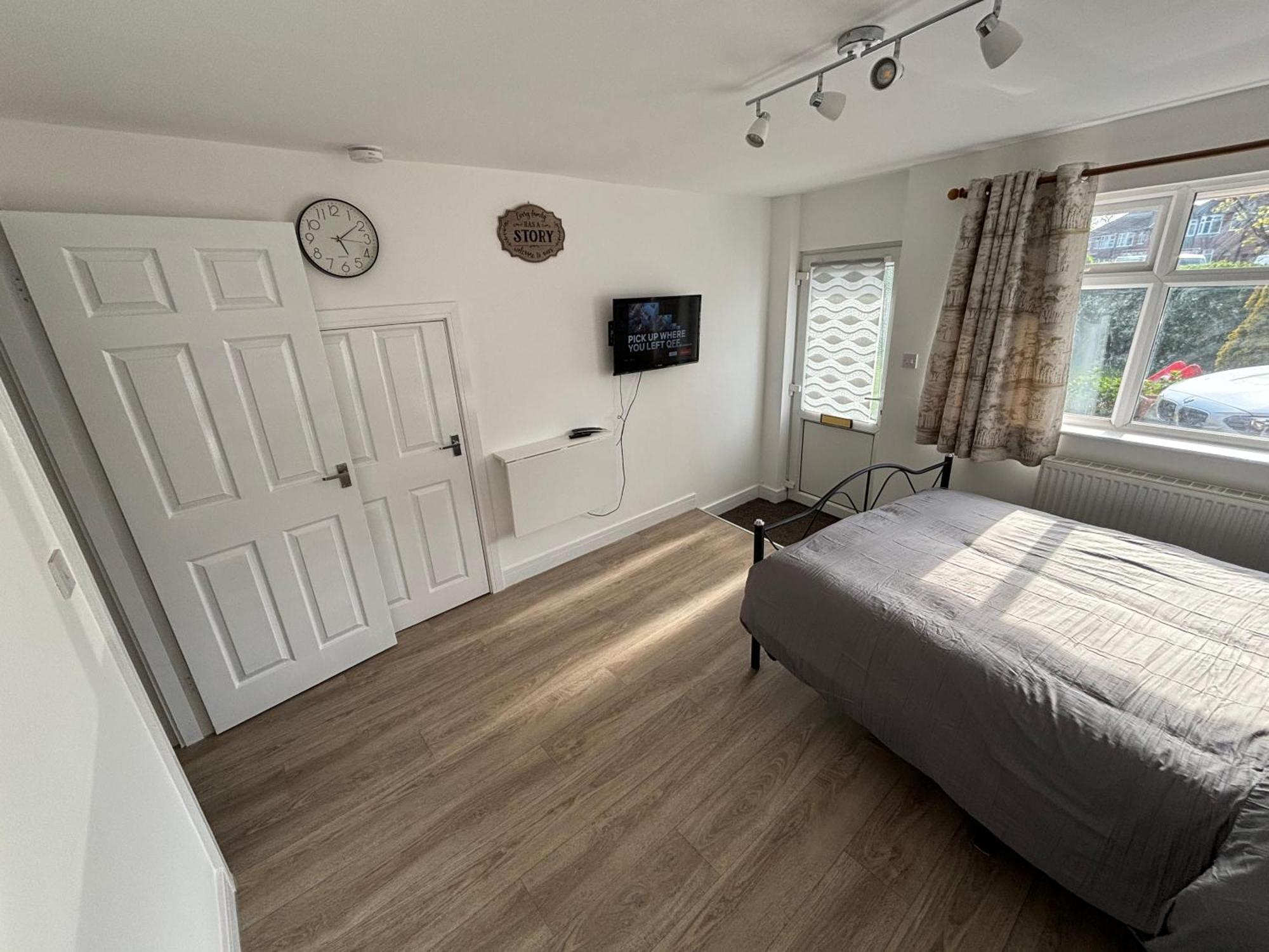 Modern & Cozy Gem - 10Min To City Center - Parking Йорк Екстер'єр фото