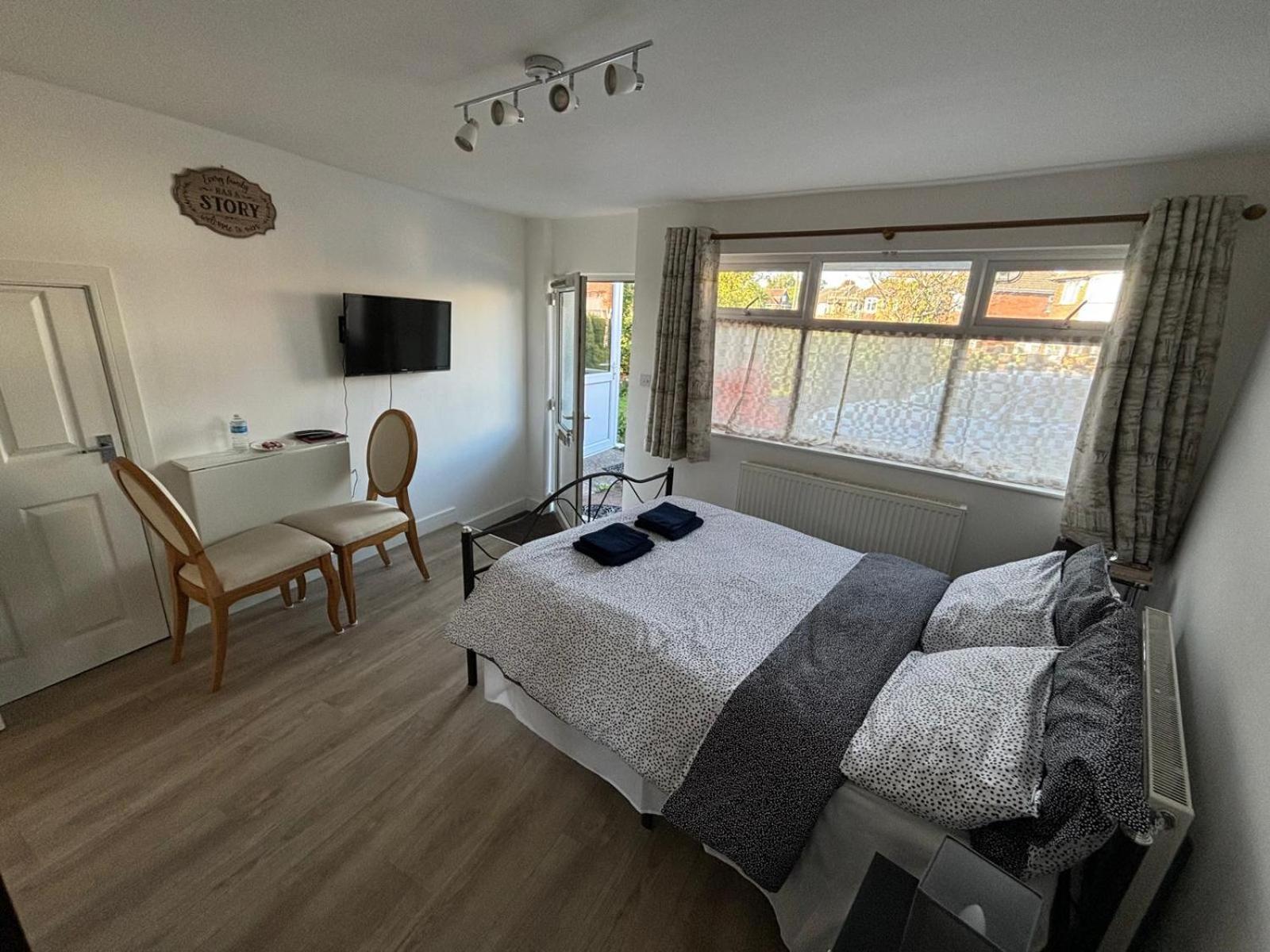 Modern & Cozy Gem - 10Min To City Center - Parking Йорк Екстер'єр фото
